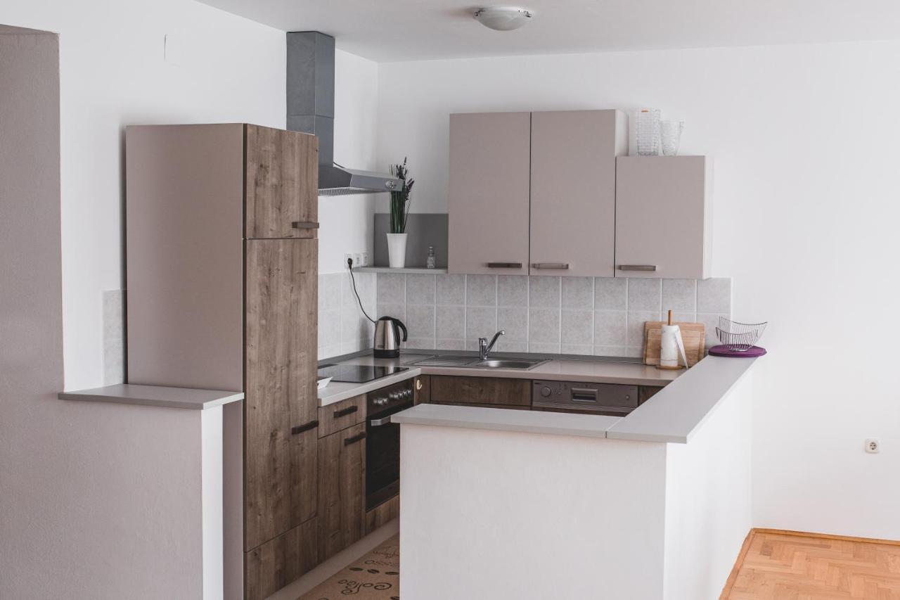 Helles 3 Schlafzimmer Apartment Zwischen Zagreb Zentrum & Natur Exteriör bild